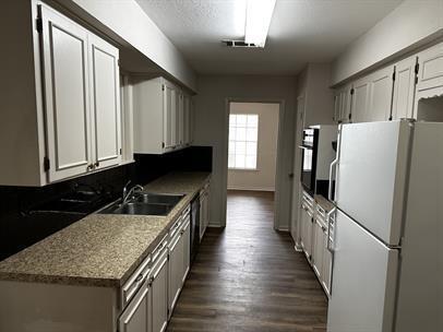 Building Photo - 128 Royal Ln