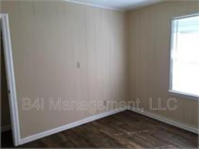 Building Photo - 1108 George Cir
