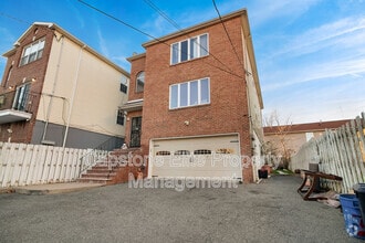 Building Photo - 141-143 Norfolk Street - 3 - 3 Standard Co...