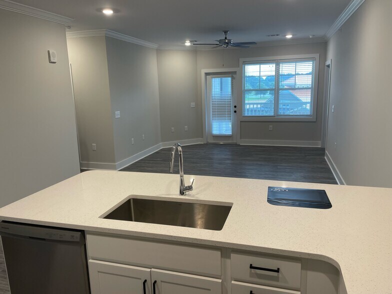 Building Photo - 395 S Crow Creek Dr NW