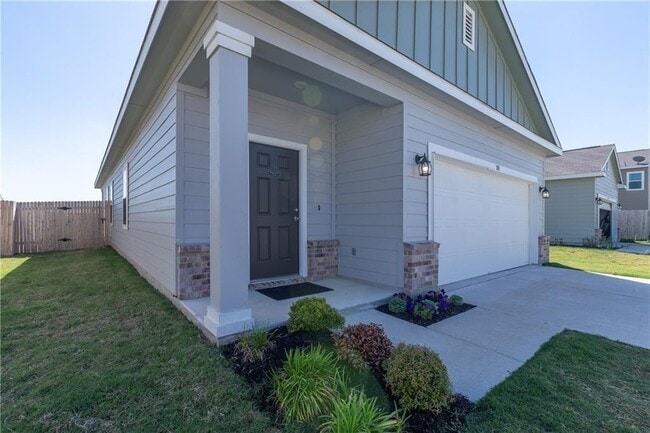 Building Photo - 108 Athena Way