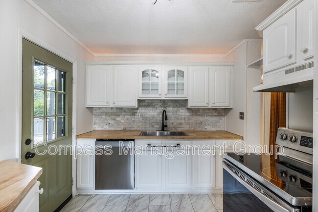 Building Photo - 1125 Timbergrove Dr