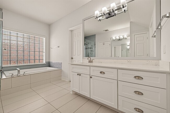 Building Photo - 22411 Kendall Shay Ct