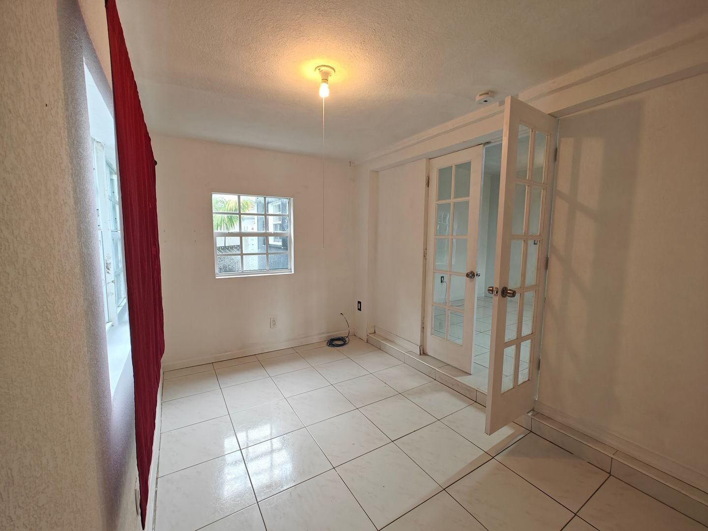 Building Photo - 76 NE 170th St