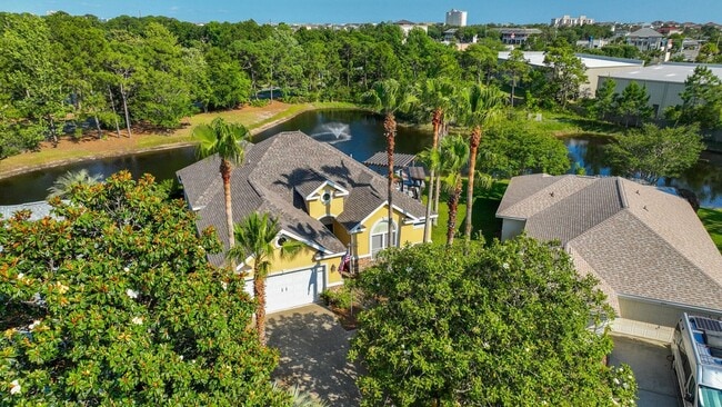 Building Photo - Gorgeous 3B/2.5B Home in Emerald Lakes Gat...