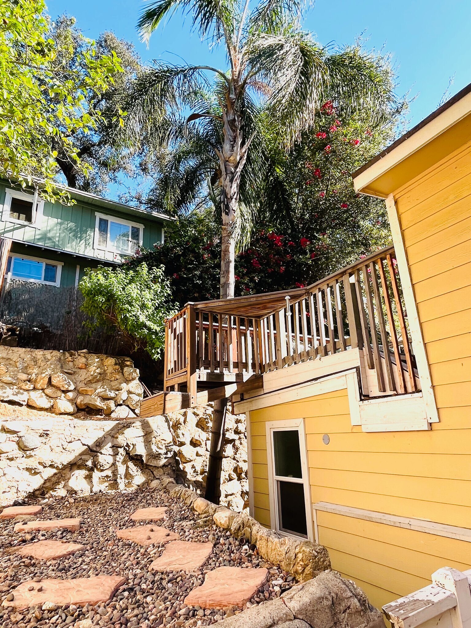 Building Photo - 618 Woodland Dr