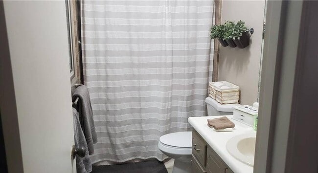 Building Photo - 203 Longview Rd