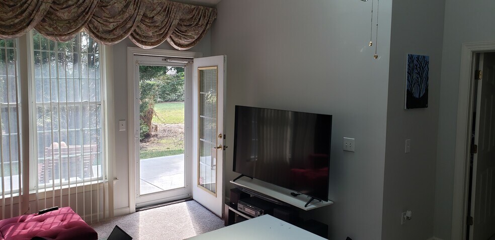 Building Photo - 404 Sawgrass Hill Ct