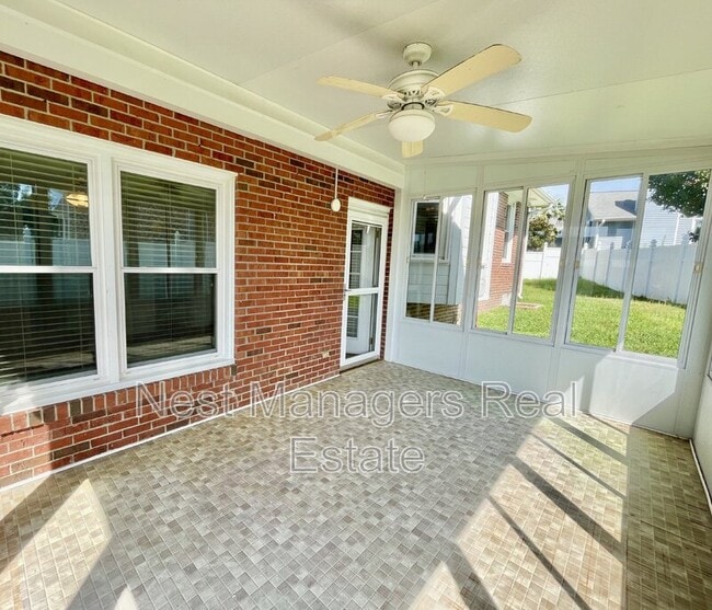 Building Photo - 127 Kristin Ave