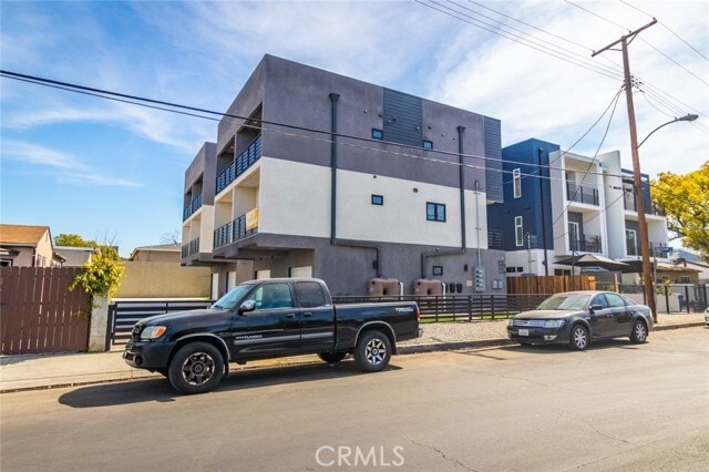 Building Photo - 5130 Riverton Ave