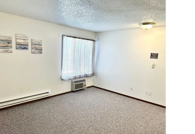 Building Photo - 1220 Hardin Dr