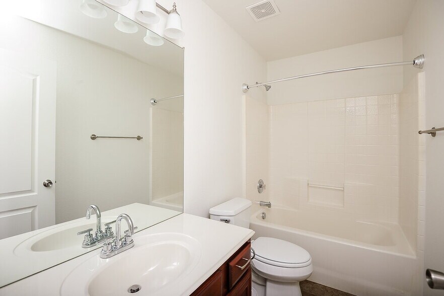 Building Photo - 12329 Hunters Cabin Ct