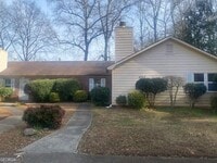 Building Photo - 4002 Hawthorne Cir