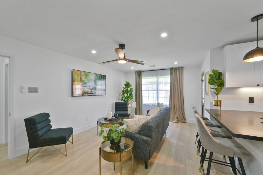 Primary Photo - 6230 Rena St