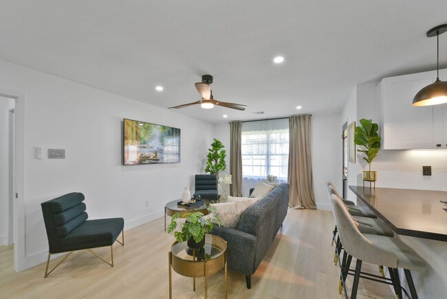 Building Photo - 6230 Rena St