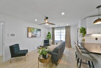 Building Photo - 5122 Hialeah Dr