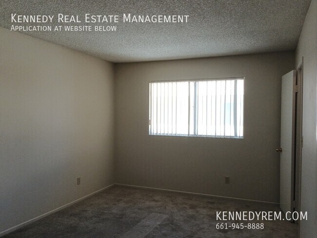 Building Photo - 1645 Cactus Dr