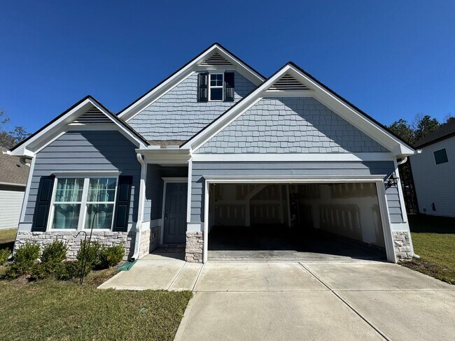 Building Photo - Newer 3/2.5 House in Armuchee- $1,995