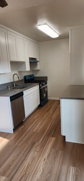 Building Photo - 5430 Corteen Pl