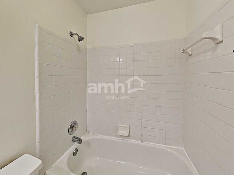 Building Photo - 4013 Windwood Ln