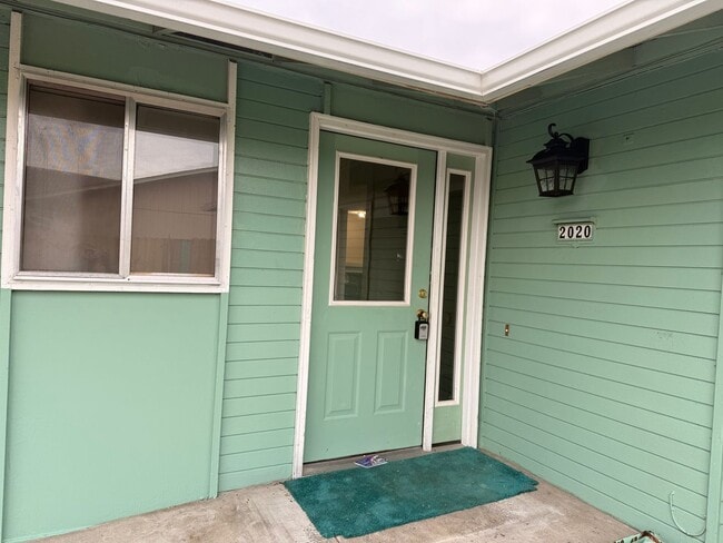 Building Photo - 3 bedroom, 1.5 bath house in Eugene!