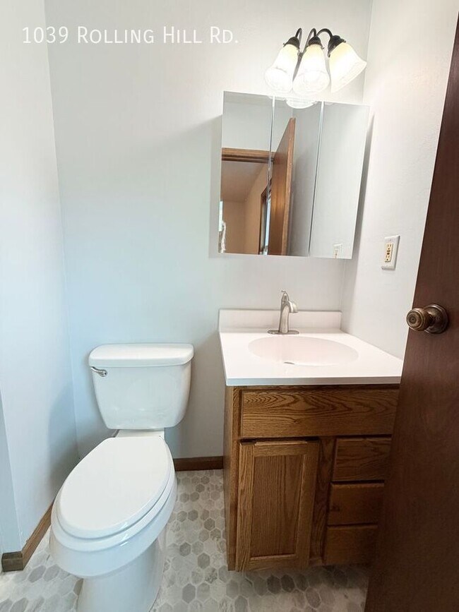 Building Photo - 1039 Rolling Hill Rd