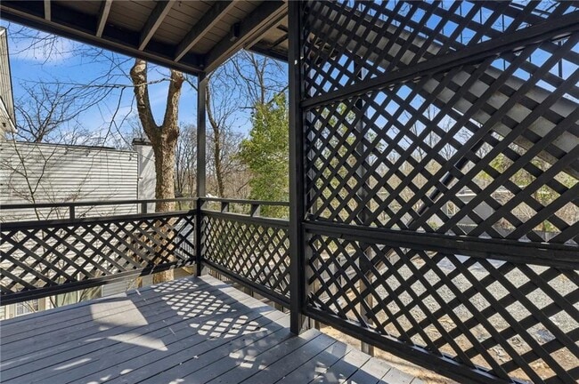 Building Photo - 395 8th St NE