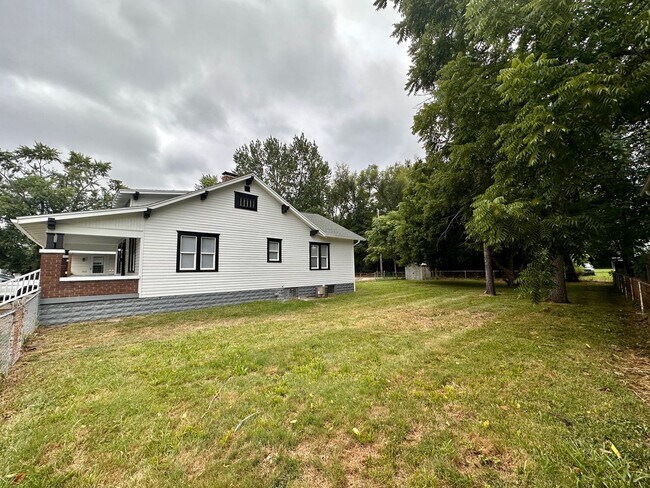 Building Photo - 1457 S 17th St
