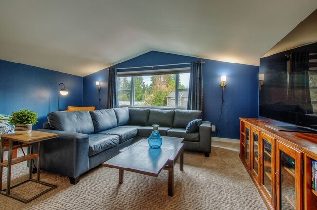 Building Photo - 4bd/2ba Edmonds Home
