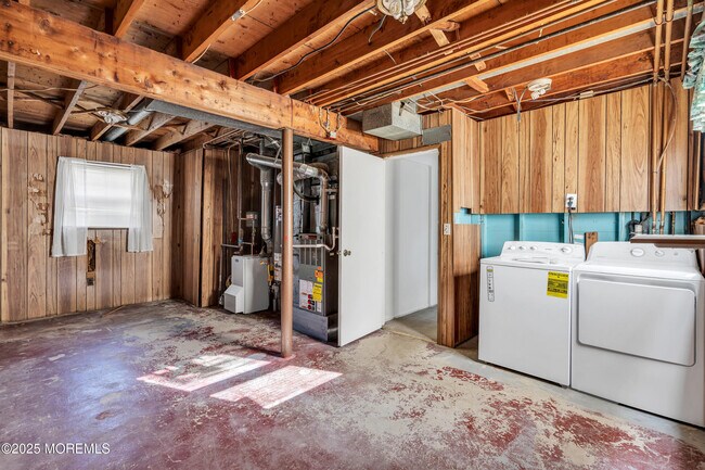 Building Photo - 353 Cokes Dr