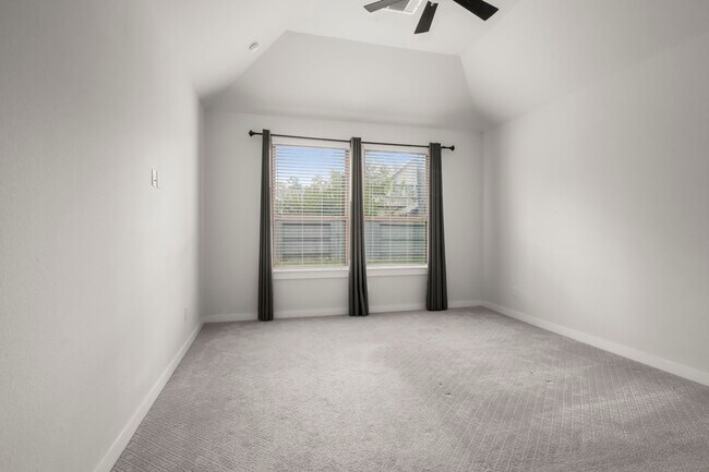 Building Photo - 16826 Beechwood Forest Way