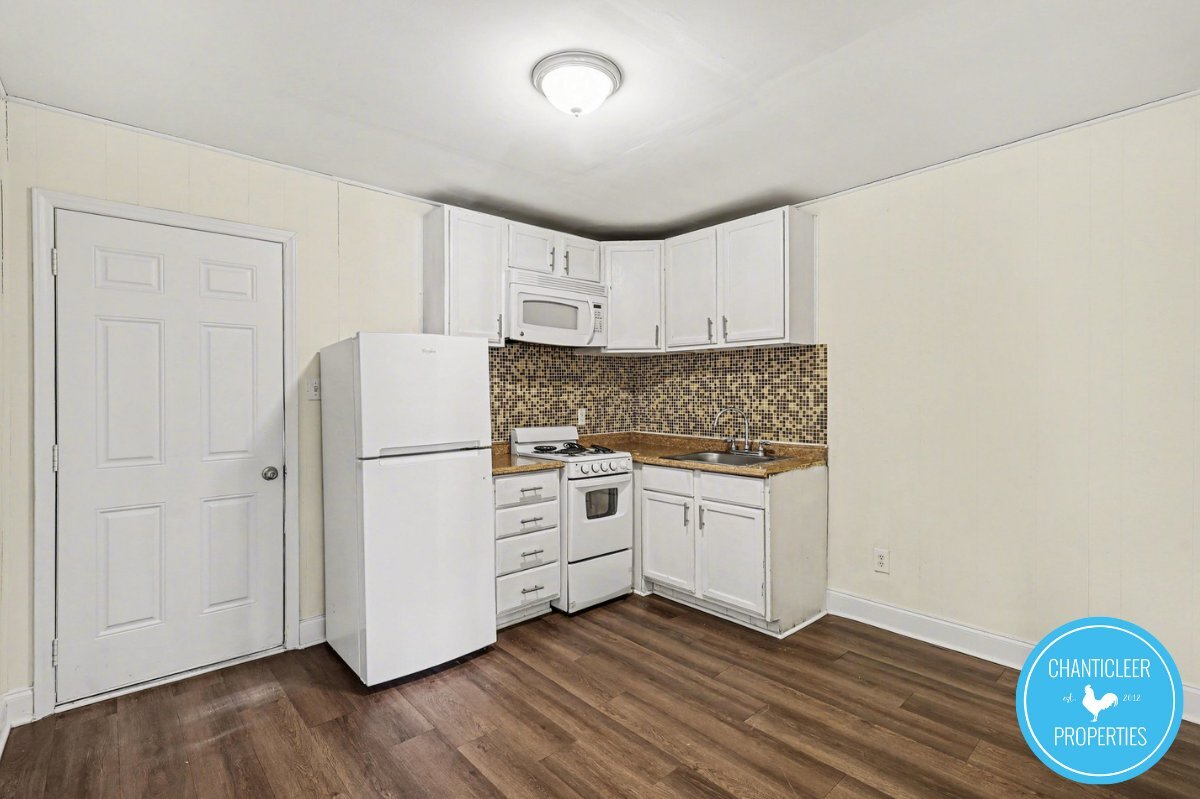 Building Photo - 115 Florence St