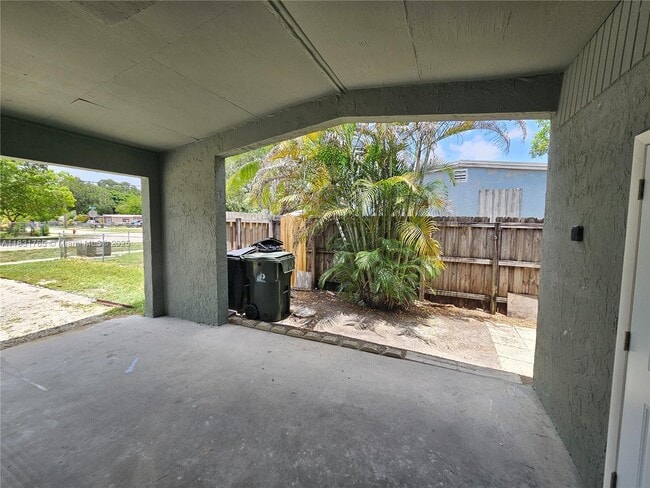 Building Photo - 1112 NW 15th Ave