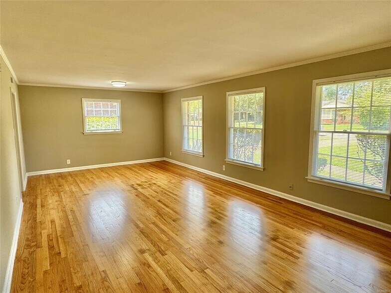 Building Photo - 2804 Sumter Ave