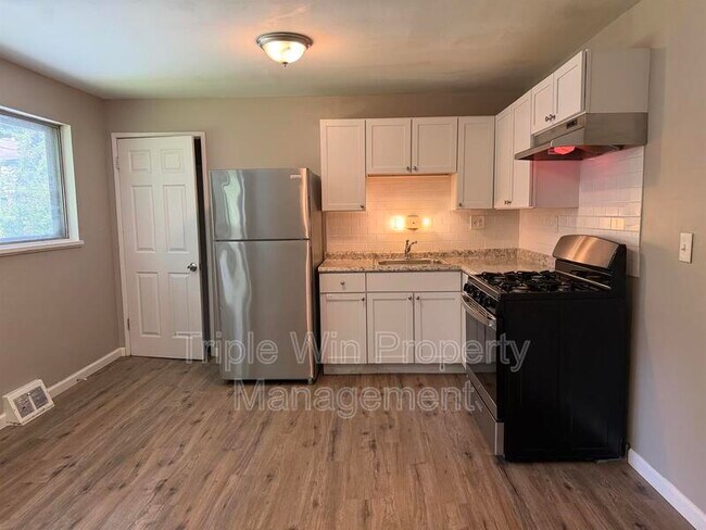Building Photo - 10329 Chesley Dr