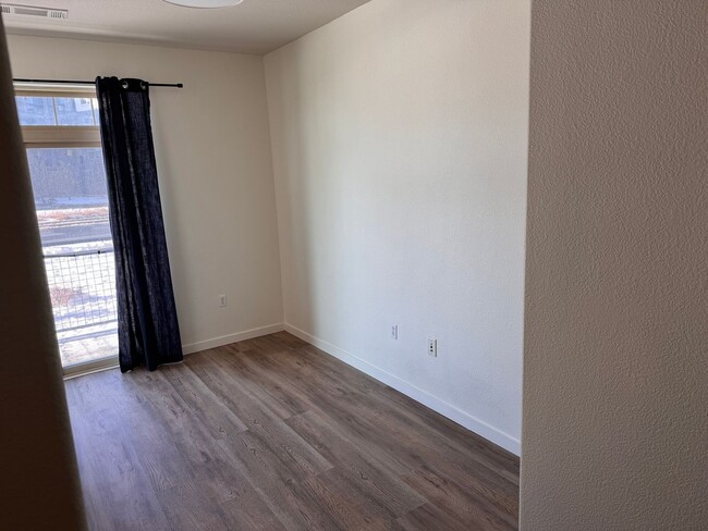 Building Photo - Spacious 1BR Condo in Broomfield