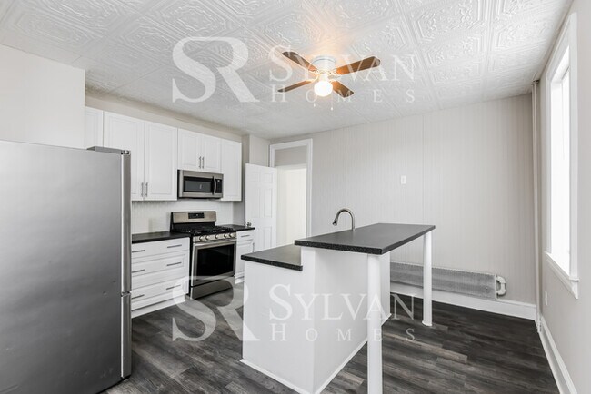 Building Photo - Charming 3BR 2 BA Ready for Move In