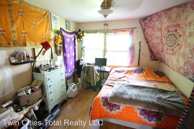 Building Photo - 3 br, 2 bath House - 535 E Minnehaha Parkway