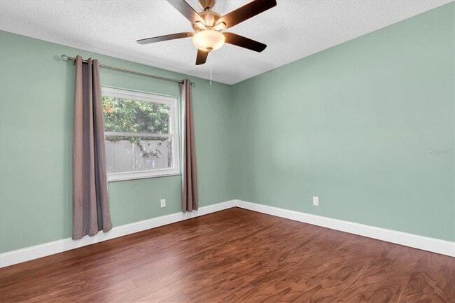 Building Photo - 3235 Hillsdale Ave