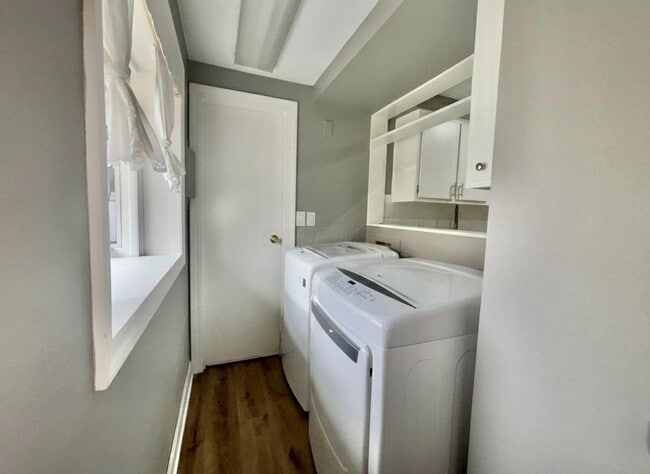 Building Photo - 3535 Paris Blvd