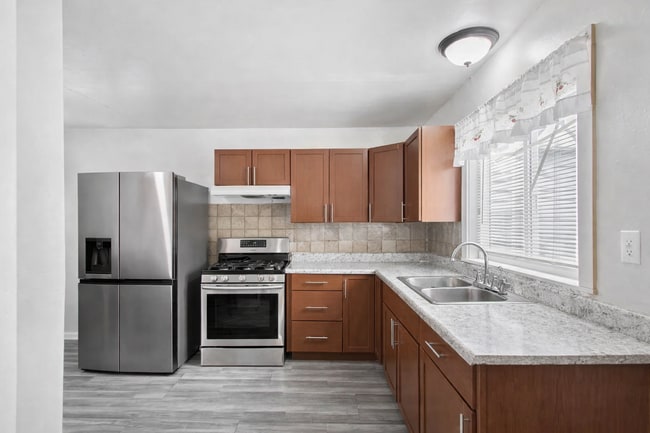 Building Photo - 2058 Mac Ct