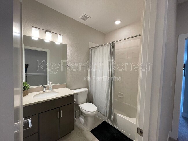 Building Photo - 9675 E Idaho Pl