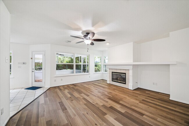 Building Photo - 174 W Greywing Cir