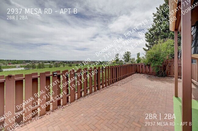 Building Photo - Two bedroom condo close to Garden of the G...