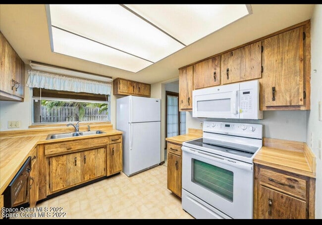 Building Photo - 755 Verbenia Dr