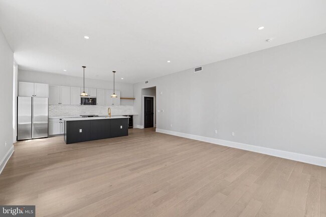 Building Photo - 200S Broad St