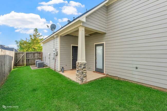 Building Photo - Beautiful home in North Bossier!