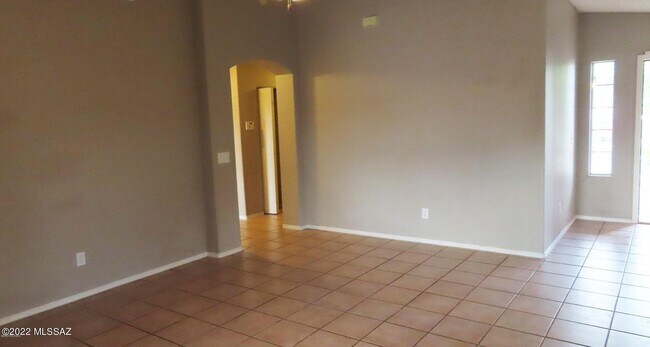 Building Photo - 4641 S Fenwick Dr