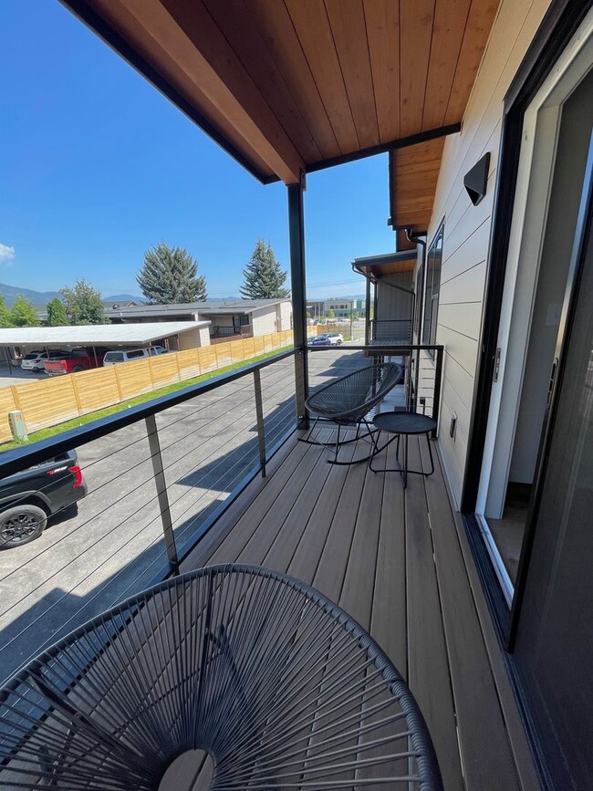 Building Photo - Whitefish townhouse for rent! 3 bed 2.5 ba...