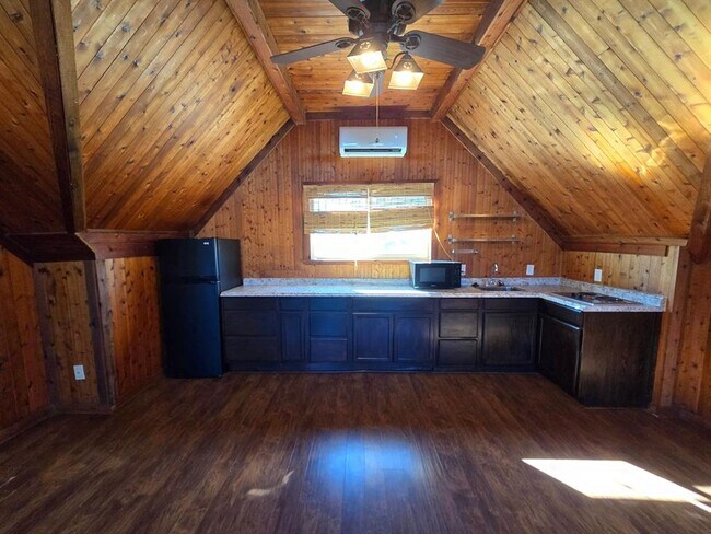 Building Photo - 24369 Bingham Creek Rd